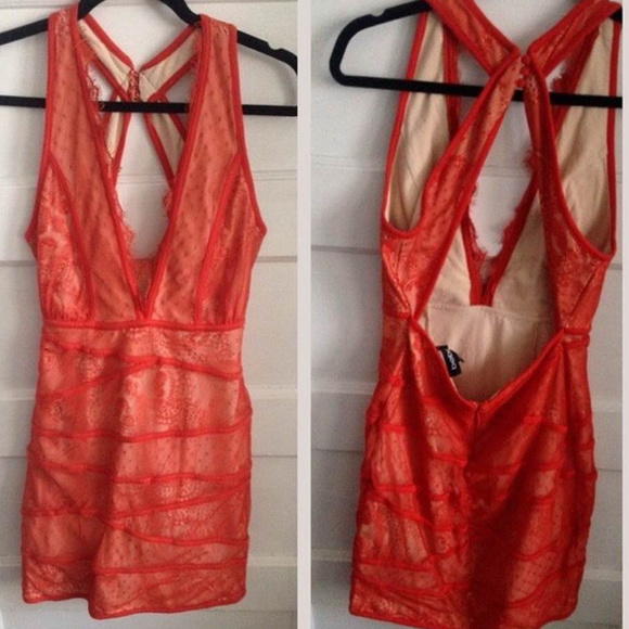Robe Club BEBE Taille M - Profond Décolleté En V, Couleur Orange, Neuve Avec étiquette